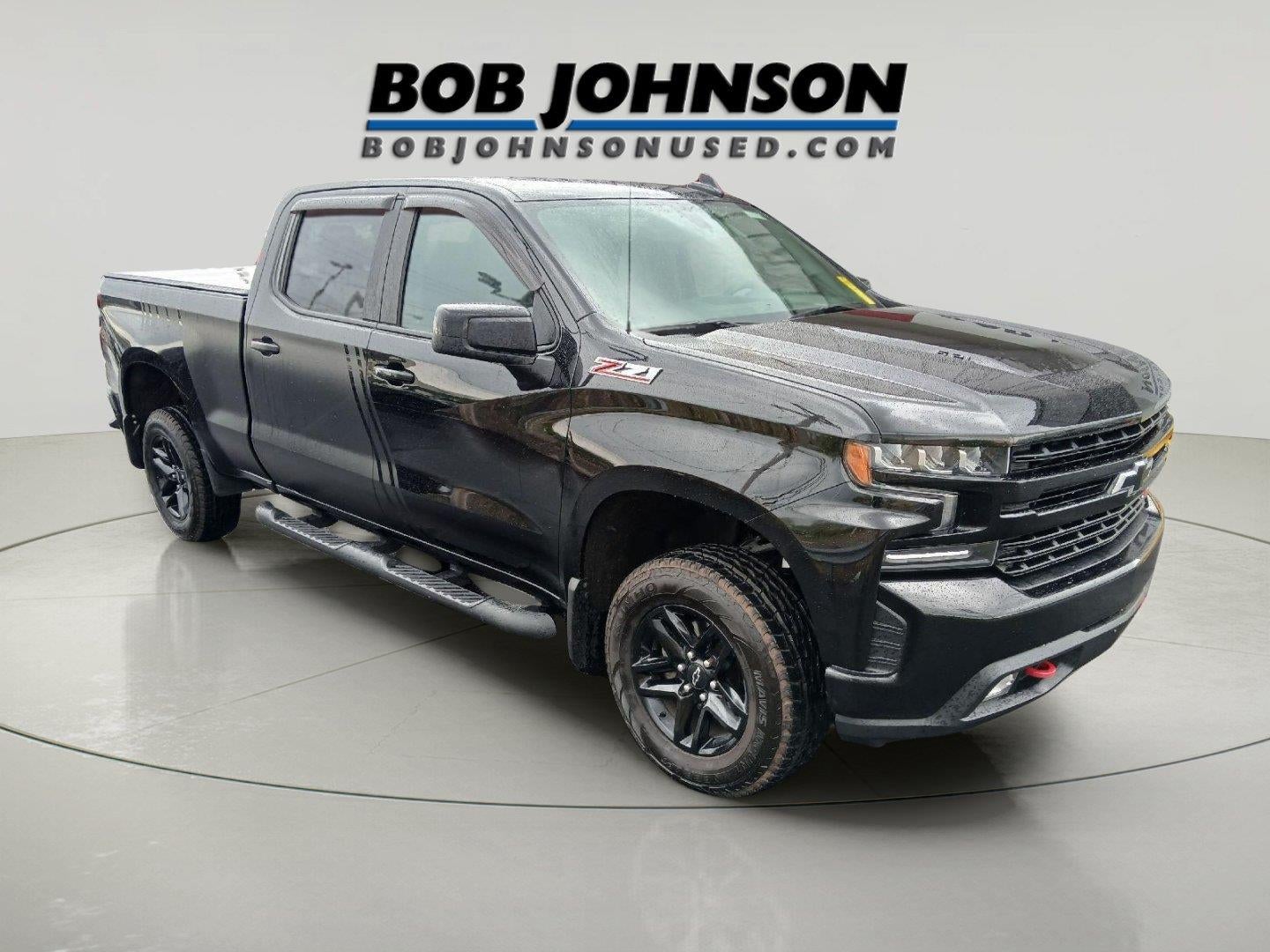 2020 Chevrolet Silverado LT Trail Boss in Black — front three-quarter view