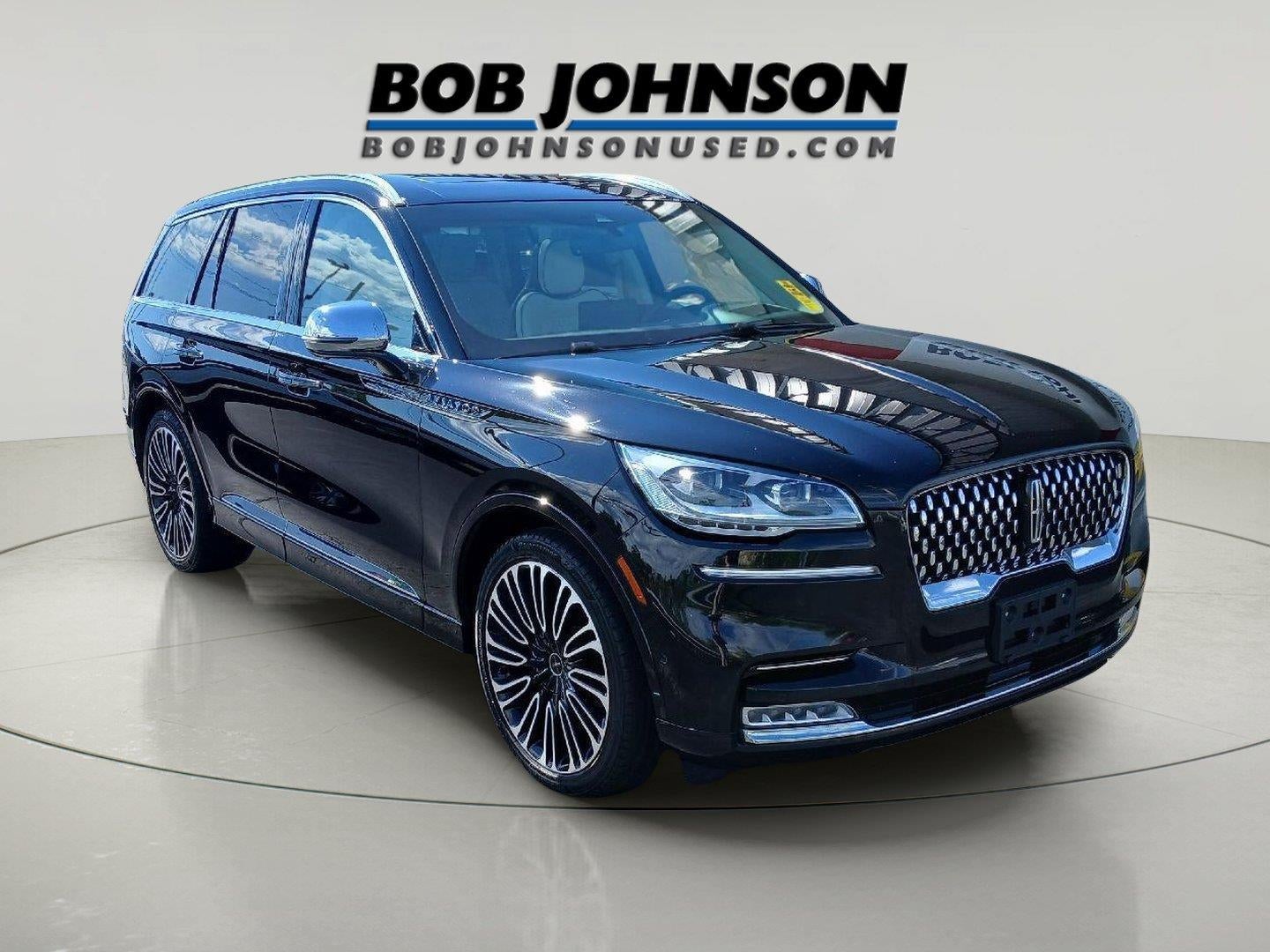 2020 Lincoln Aviator Black Label in Infinite Black Metallic — front three-quarter view