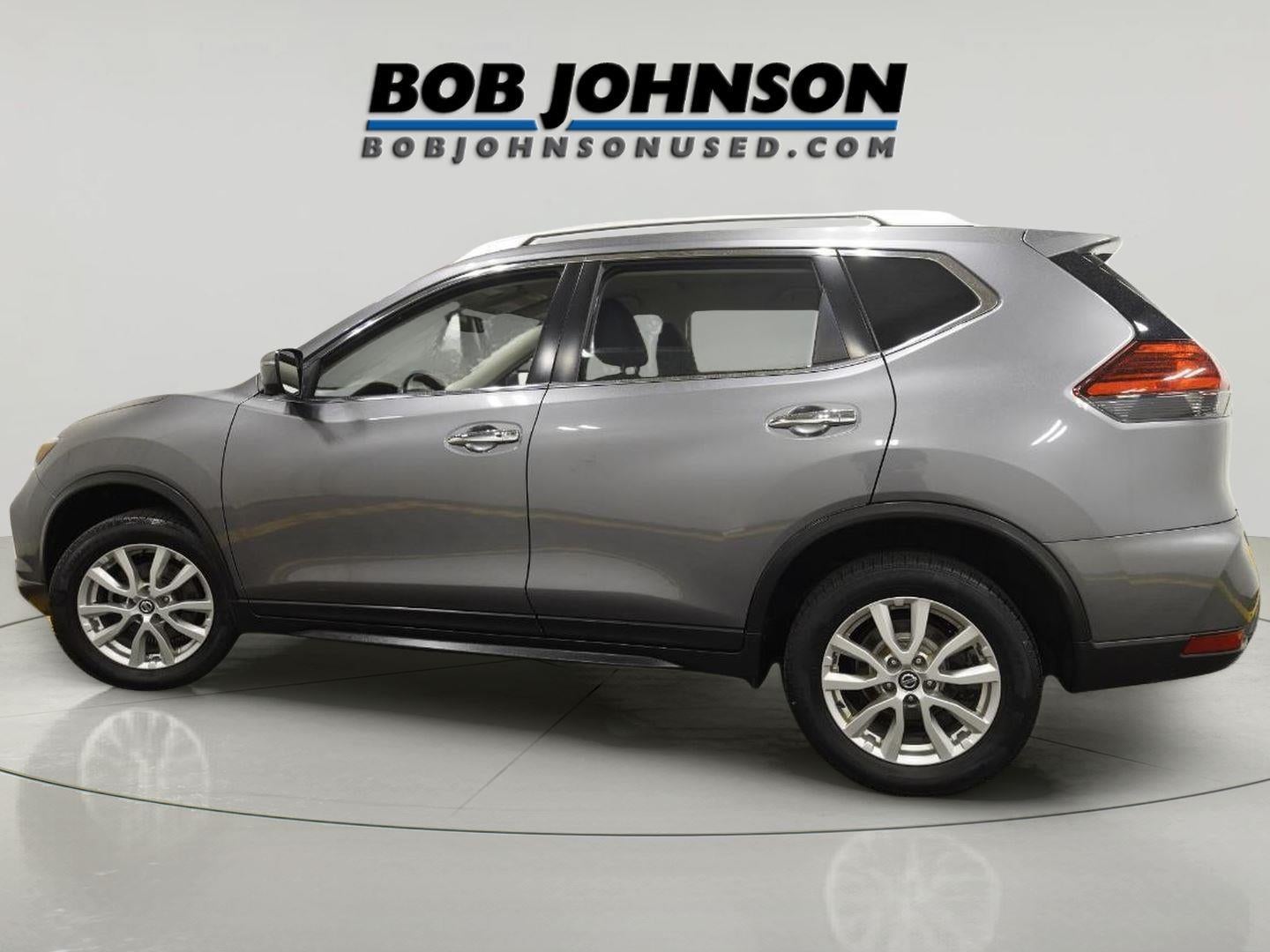 2017 Nissan Rogue — detail view