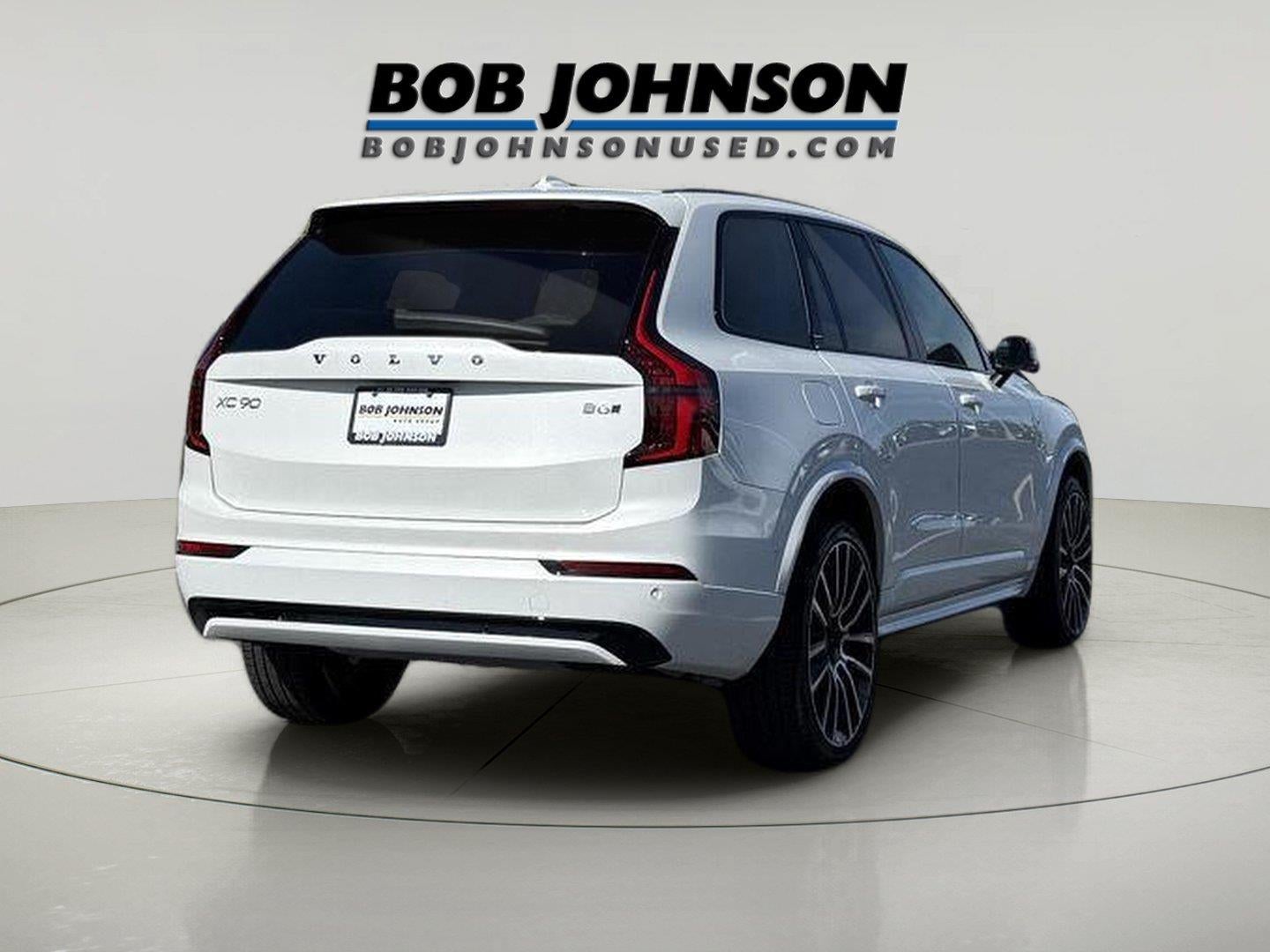 2026 Volvo XC90 SUBN in White — front three-quarter view