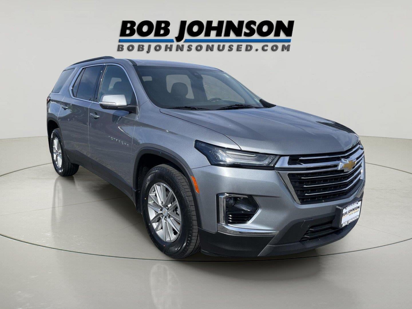 2023 Chevrolet Traverse LT Leather in Sterling Gray Metallic — front three-quarter view