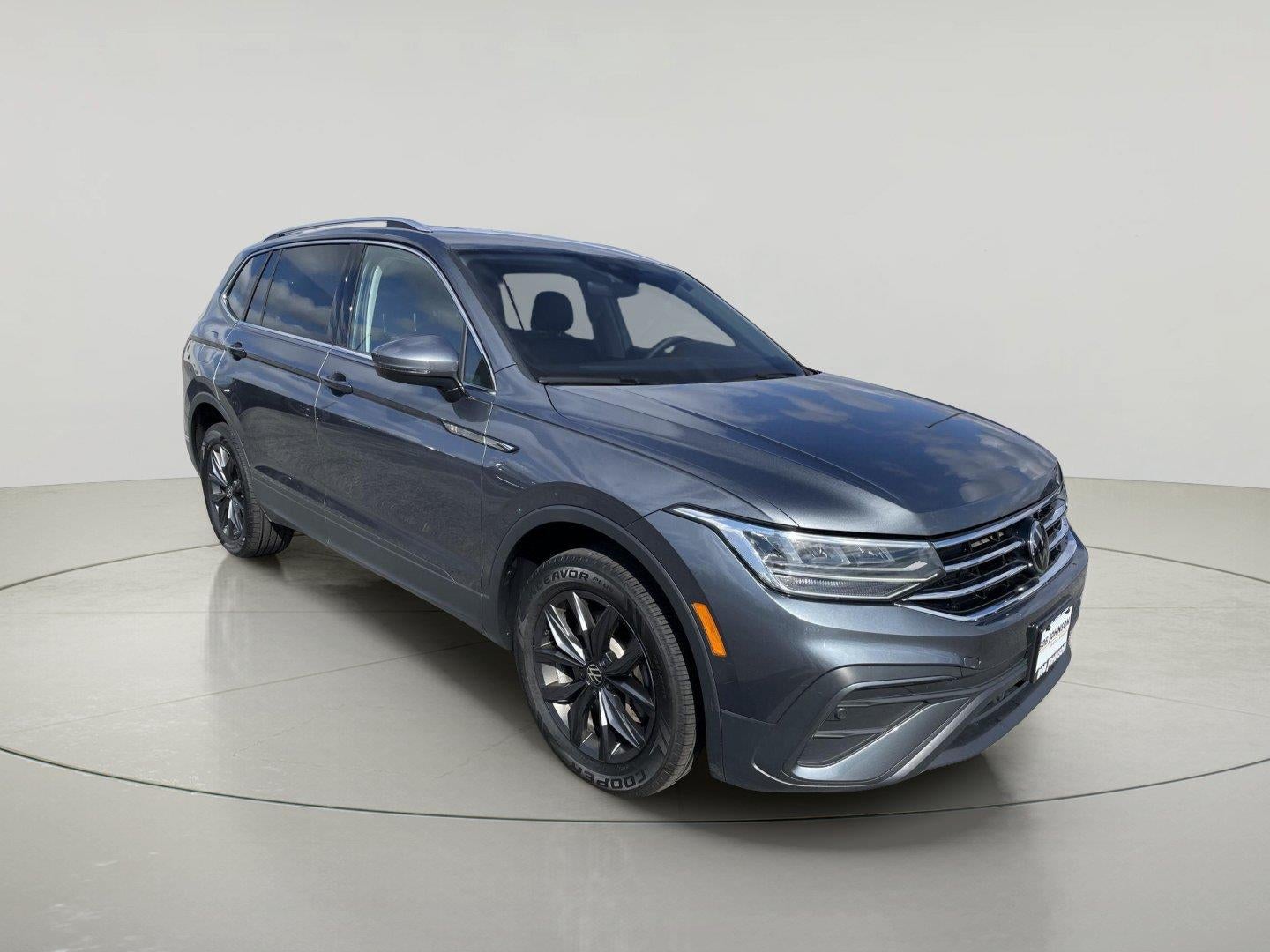 2023 Volkswagen Tiguan SE in Platinum Gray Metallic — front three-quarter view