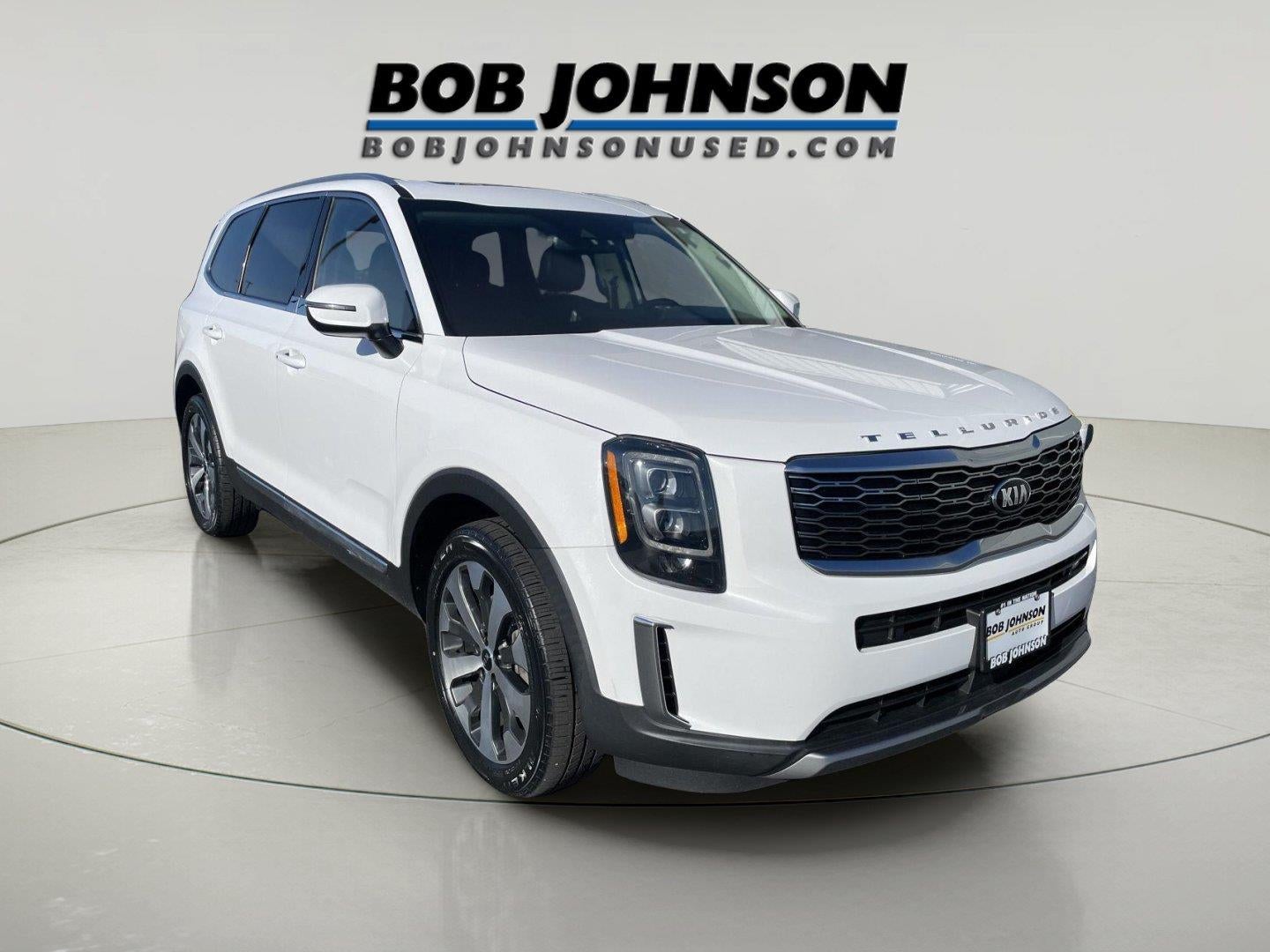 2021 Kia Telluride EX in Glacial White Pearl — front three-quarter view