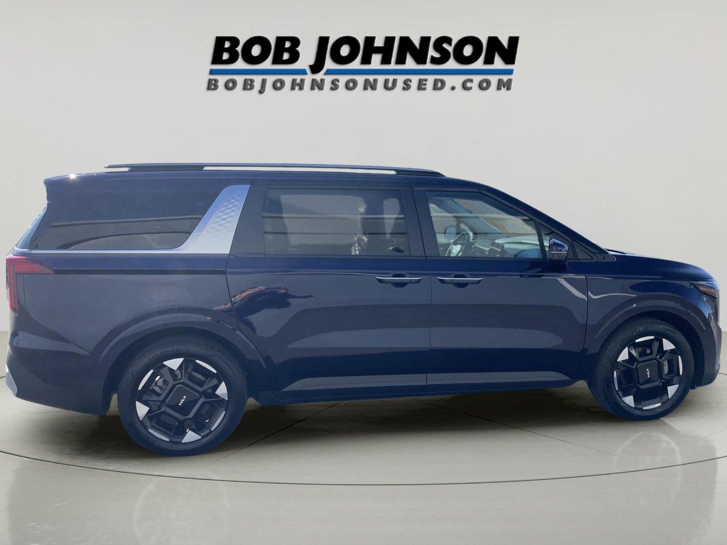 2026 Kia Carnival — side profile view