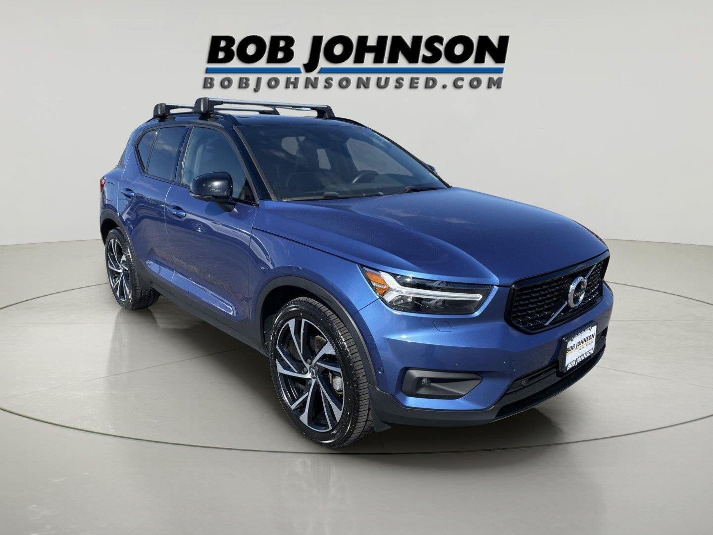 2021 Volvo XC40 R-Design in Bursting Blue Metallic — front three-quarter view